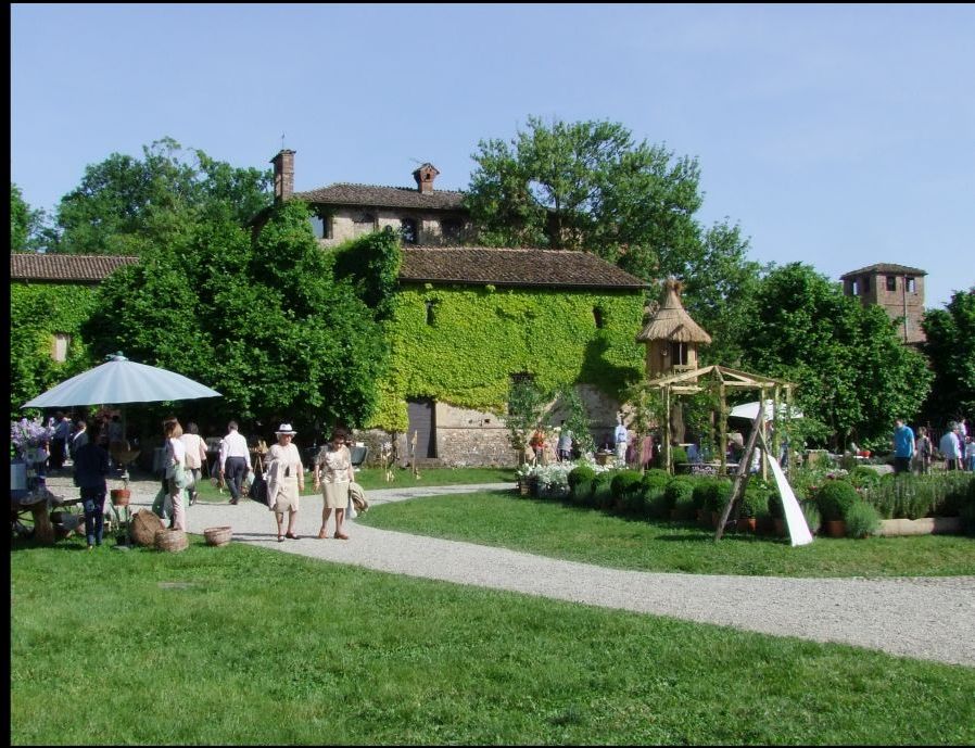 il cortile del Castello di Paderna