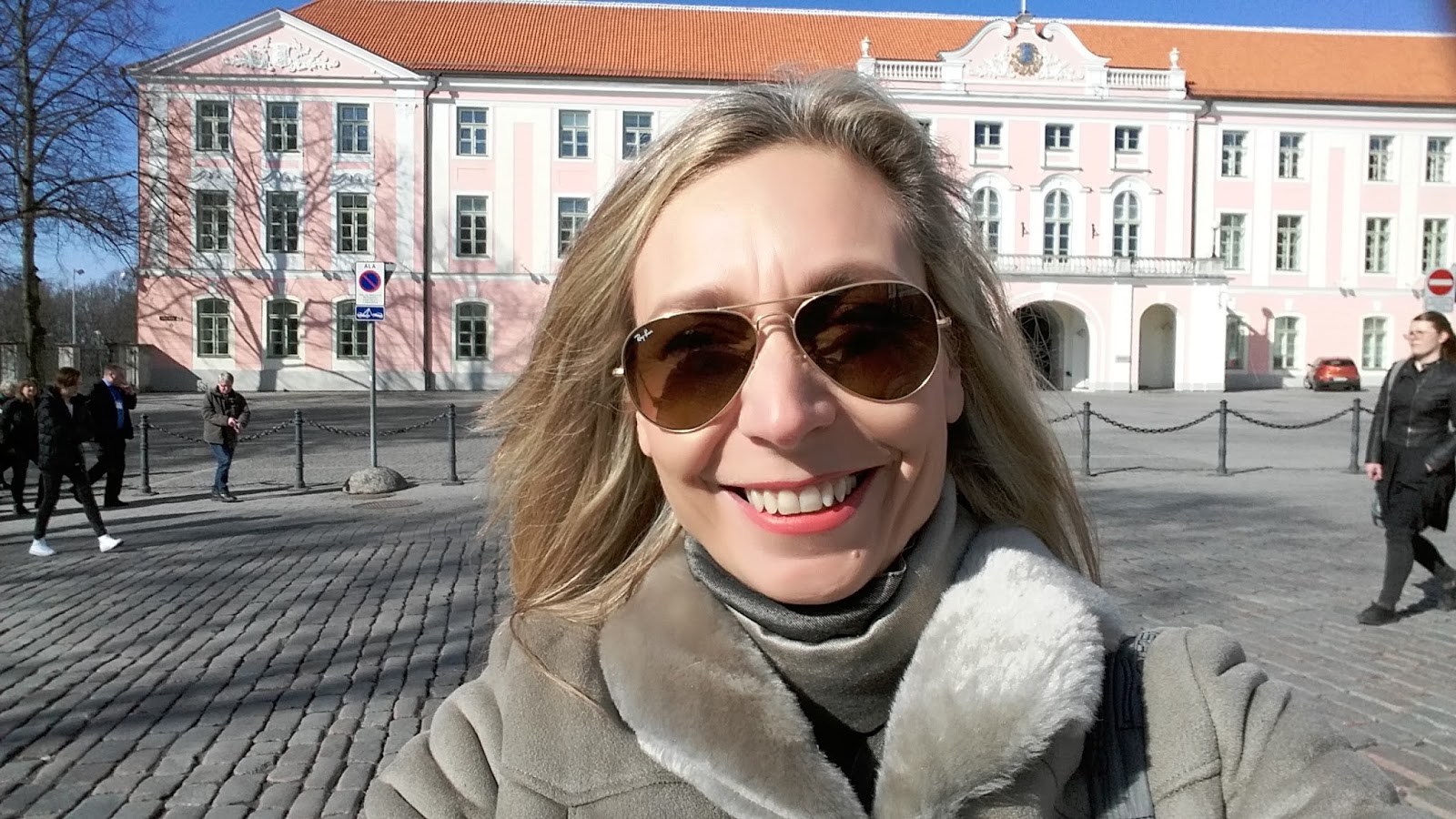 Tallinn, Carlotta davanti al Municipio