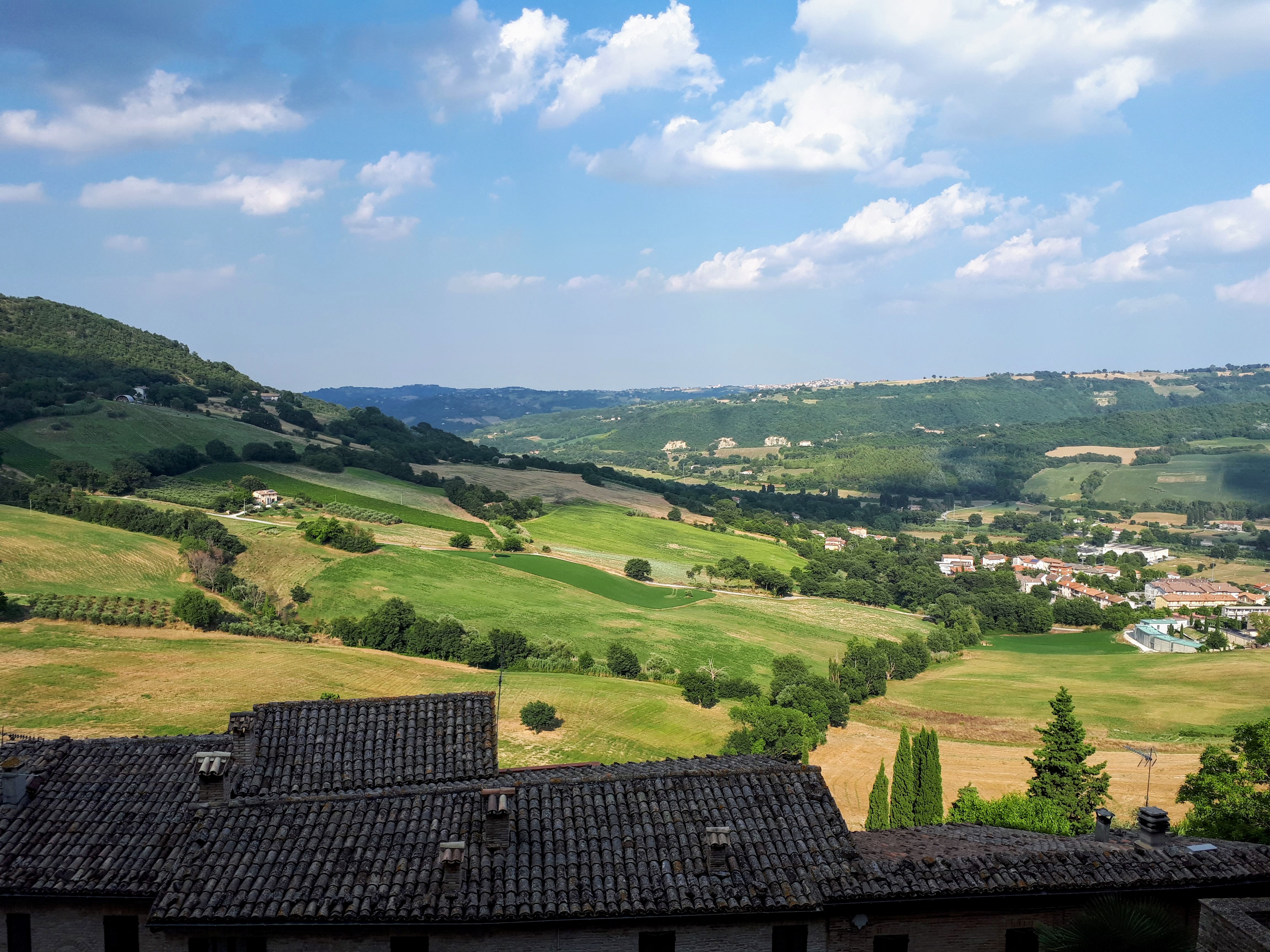 Il paesaggio marchigiano visto da Serra San Quirico