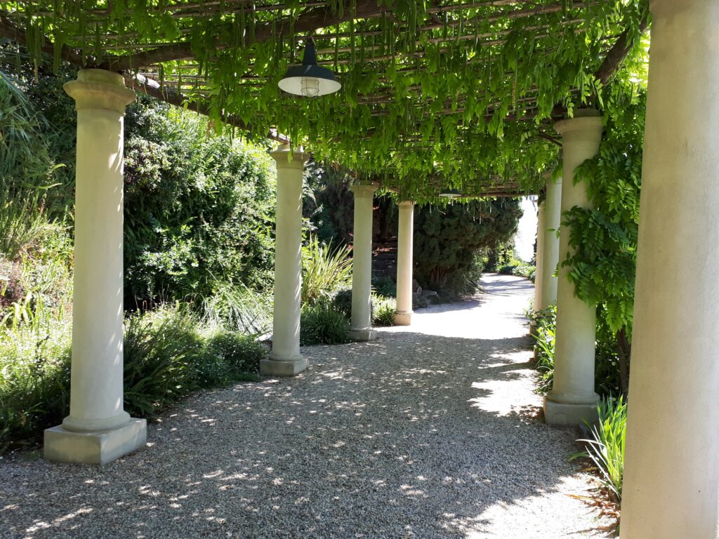 Pergolato a Villa della Pergola (Alassio)