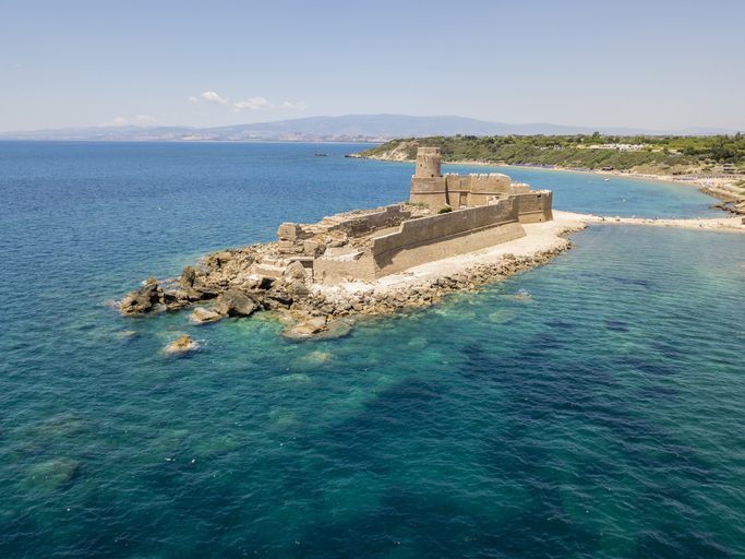 Veduta aerea del Castello Aragonese di Le Castella, Calabria