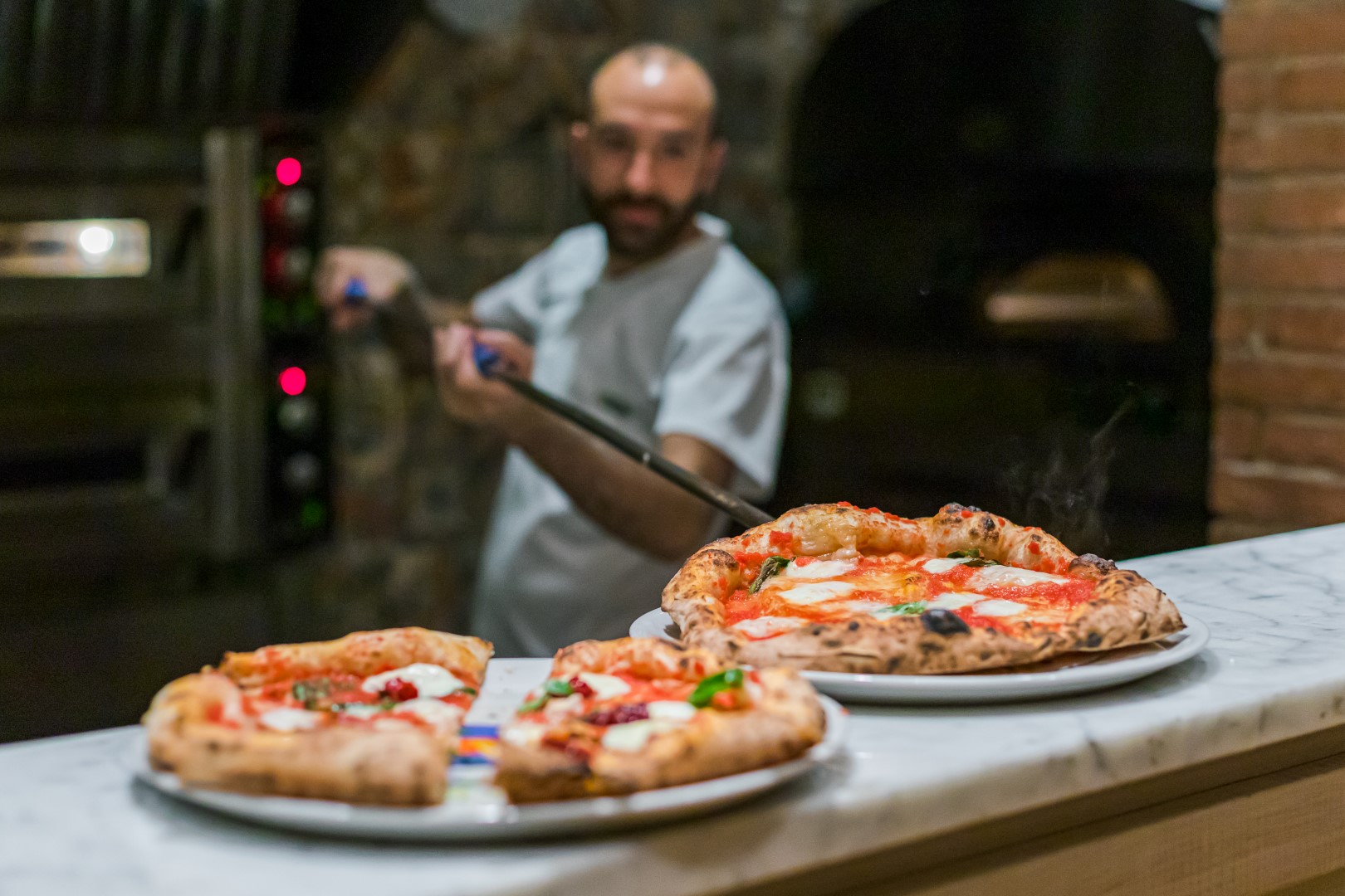 Il Maestro pizzaiolo Marco Fierro e la "Margherita Cilentana"
