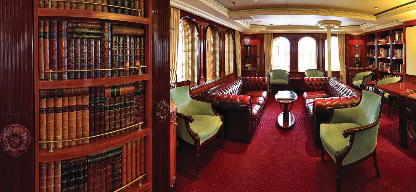 Sala lettura all'interno della Royal Clipper